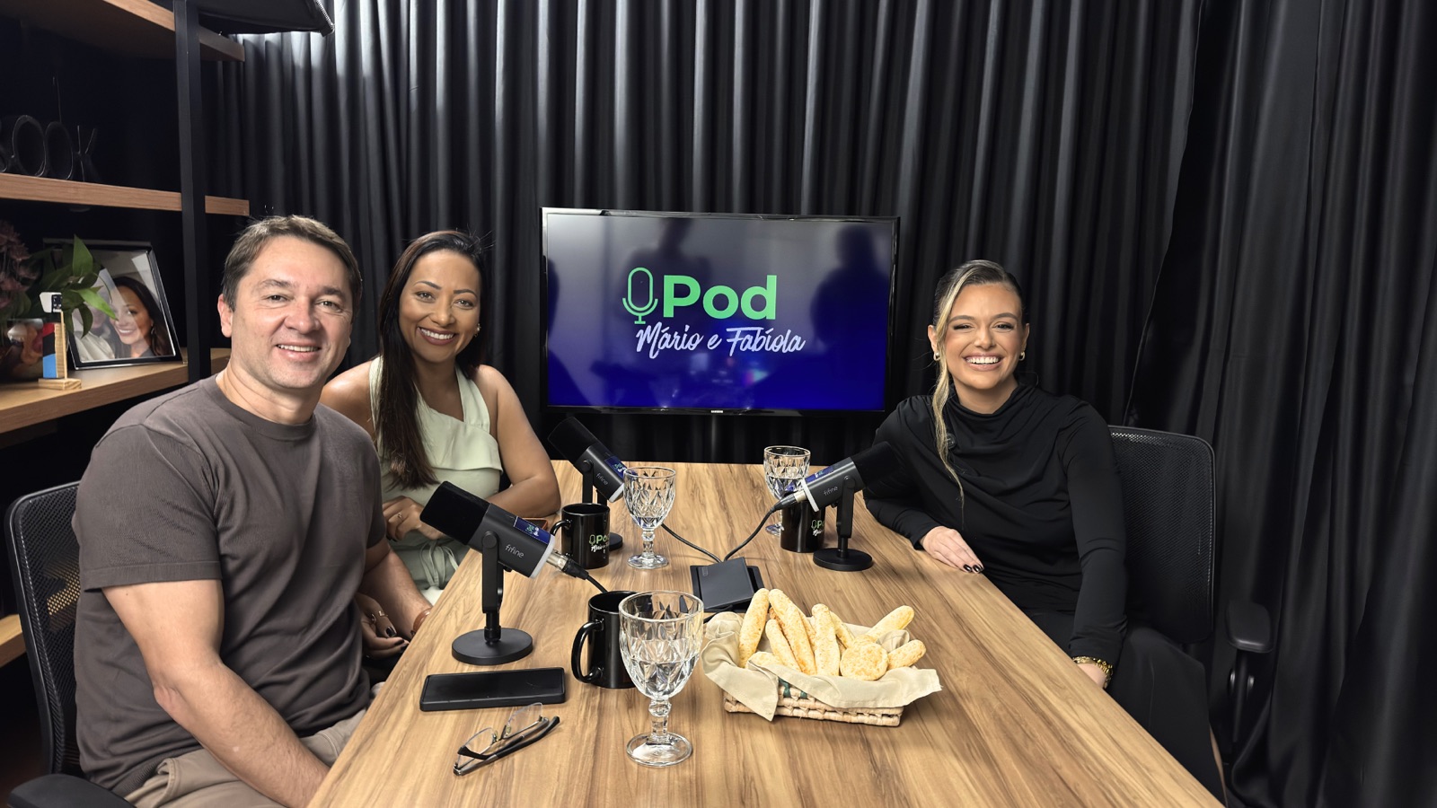 Gravação do Pod Mário e Fabíola no estúdio da Keny